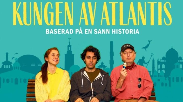 Tre personer som sitter på en parkbänk